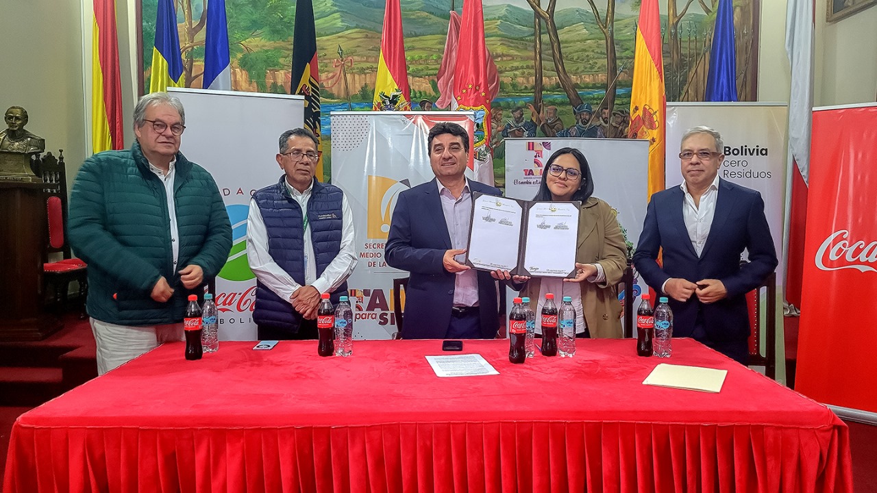 Firma de convenio: Gobierno Autónomo municipal de Tarija
